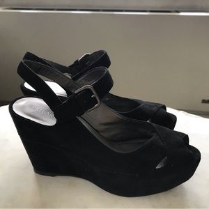 Stuart Weitzman sexy black wedge heel size 7